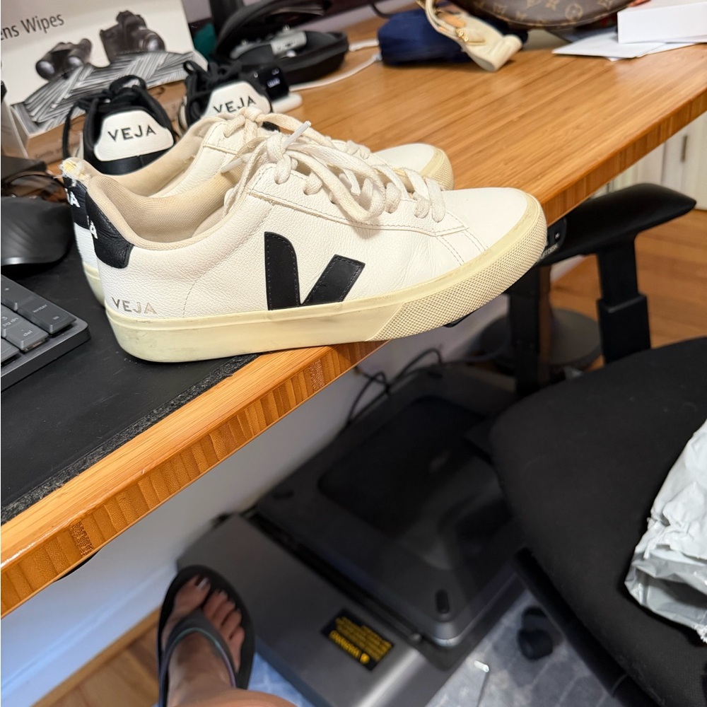 Veja Men's Off-White and Black Sneakers